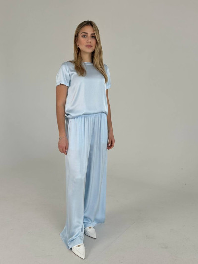 Pantaloni evazați