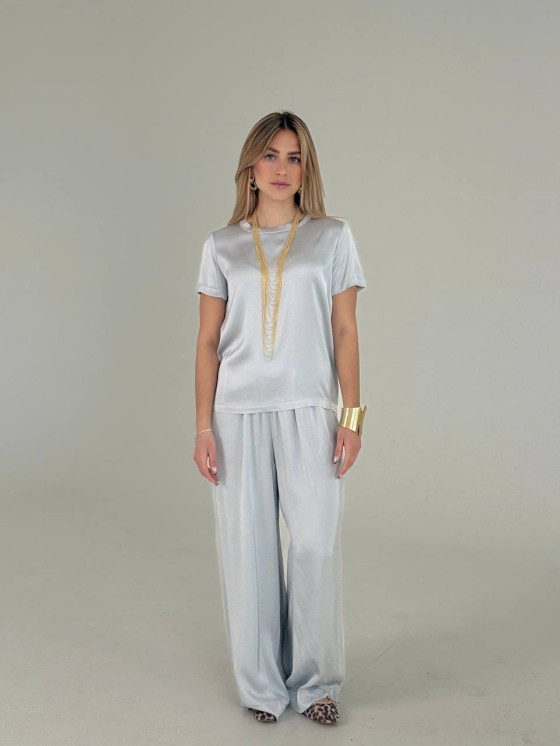 Pantaloni evazați