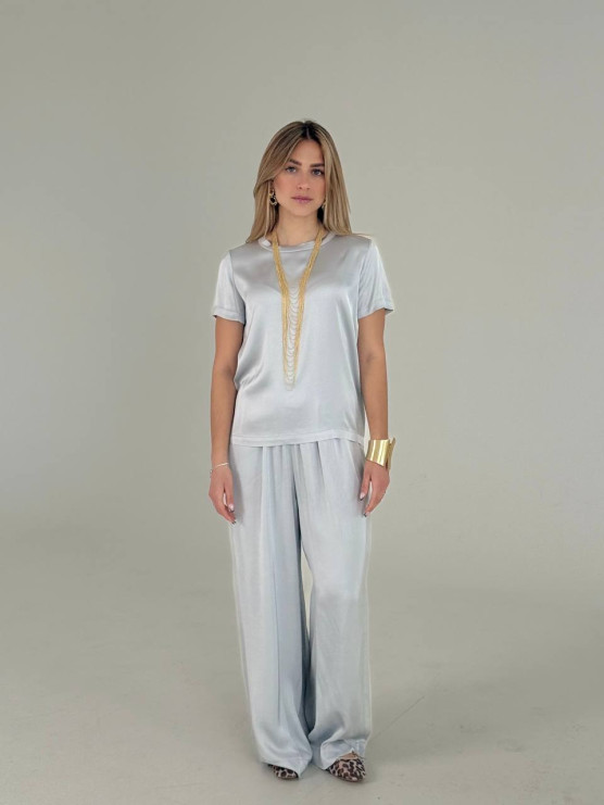 Pantaloni evazați