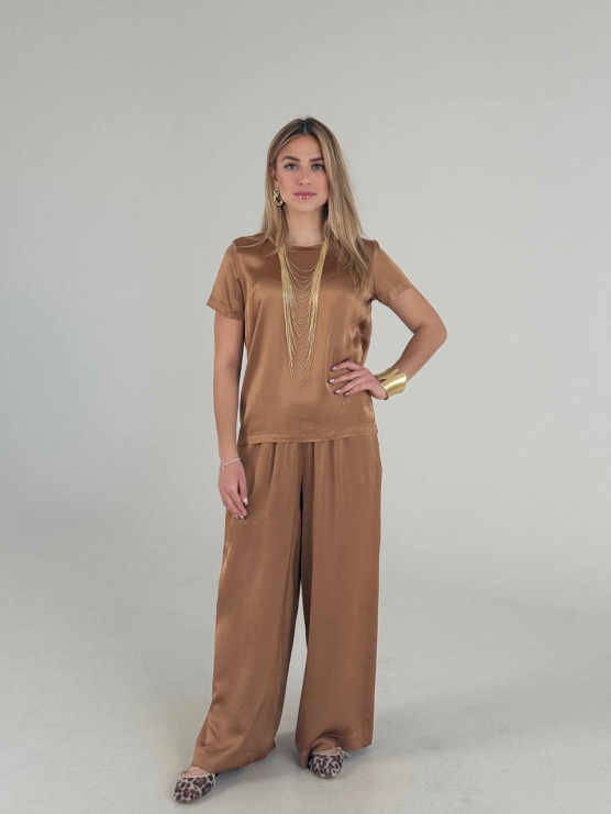 Pantaloni evazați