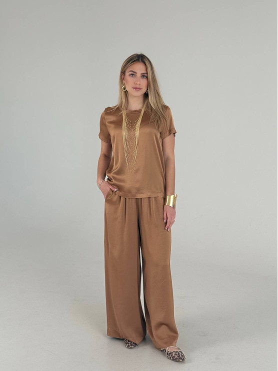Pantaloni evazați