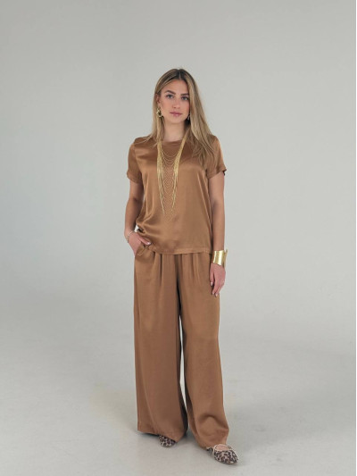 Pantaloni evazați