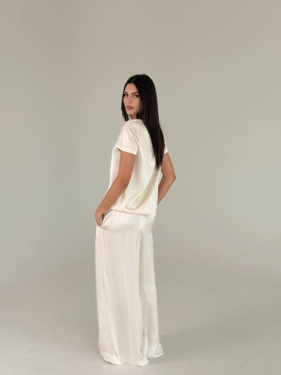 Pantaloni evazați