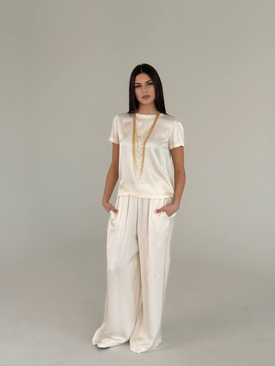 Pantaloni evazați