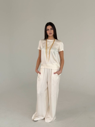 Pantaloni evazați