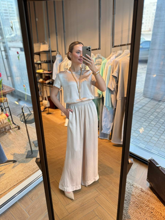 Pantaloni evazati