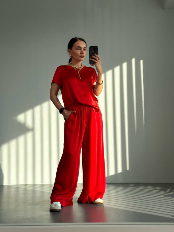 Pantaloni evazati