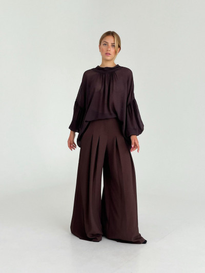 Pantalonii palazzo cu centură