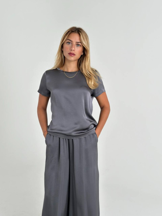 Pantaloni evazati