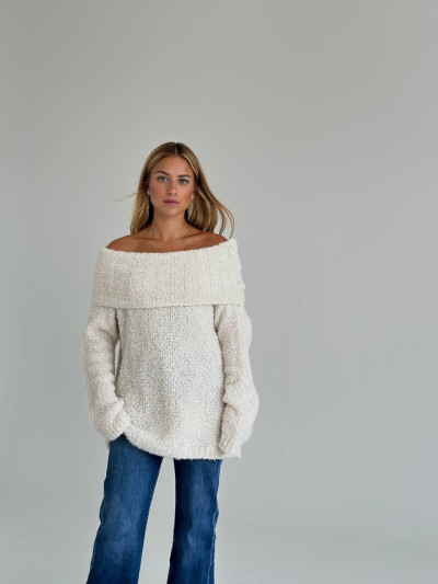 Pulover oversize cu umeri goi